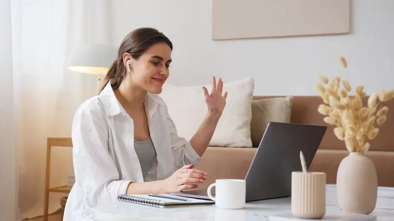 Online Psikolog: Süreç Nasıl İşler, Yüz Yüze Kadar Etkili mi?